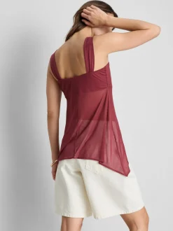 Camiseta de tirantes de malla con escote corazón
