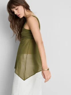 Camiseta de tirantes de malla con escote corazón