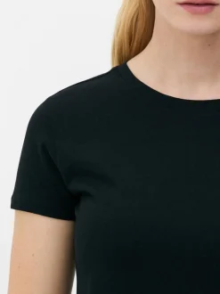 Camiseta elástica con cuello redondo