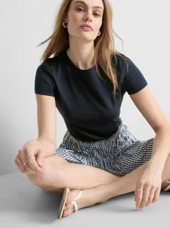 Camiseta elástica con cuello redondo y mucho algodón