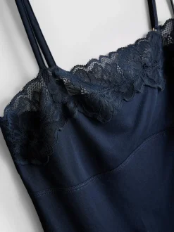 Camisón de encaje rico en modal