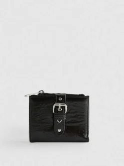 Cartera con cremallera y textura