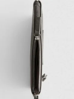 Cartera con efecto fruncido