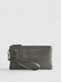 Cartera con efecto fruncido