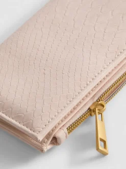 Cartera con efecto piel de cocodrilo