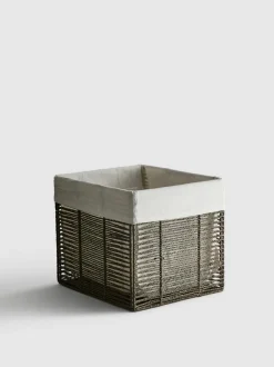 Cesta cúbica de cuerda de papel