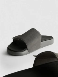 Chanclas con suela gruesa