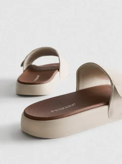 Chanclas con suela gruesa
