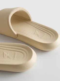 Chanclas deportivas informales