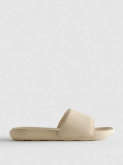 Chanclas deportivas informales