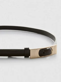 Cinturón estrecho con hebilla rectangular