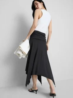 Falda midi con bajo tipo pañuelo