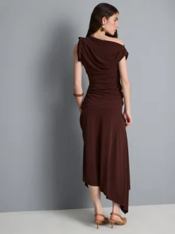 Falda midi con bajo tipo pañuelo