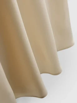 Falda midi de satén con bajo circular