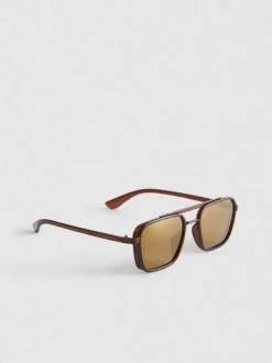 Gafas de sol con montura cuadrada