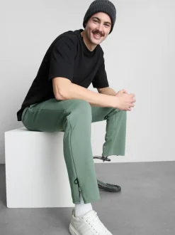 Joggers con paneles Adaptive