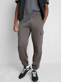 Joggers estilo cargo con bajos ajustados
