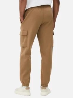 Joggers estilo cargo con bajos ajustados
