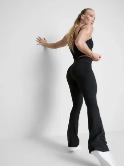 Leggings deportivos acampanados de talle alto con sujeción suave