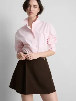 Minifalda asimétrica de corte elegante