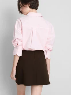 Minifalda asimétrica de corte elegante