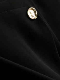 Minifalda asimétrica de corte elegante