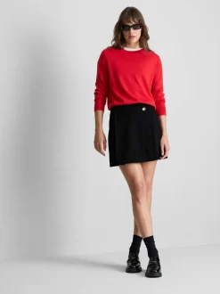 Minifalda asimétrica de corte elegante
