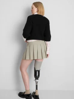 Minifalda plisada con cinturón