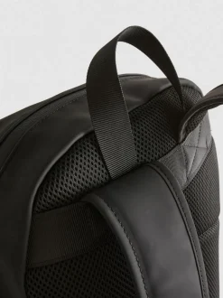 Mochila con bolsillo con cremallera