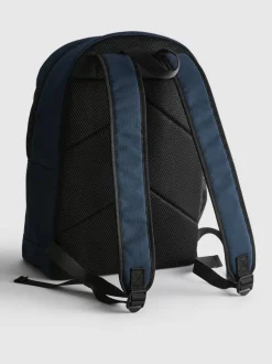 Mochila con correas ajustables
