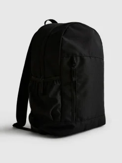 Mochila con correas ajustables