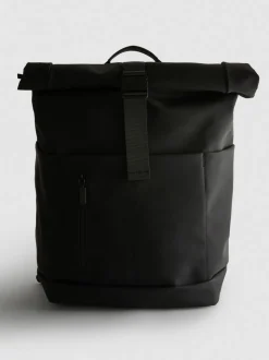 Mochila con solapa enrollable