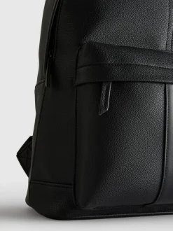 Mochila de piel sintética