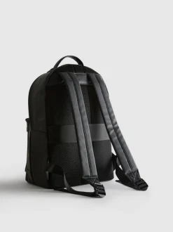 Mochila de piel sintética