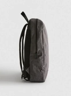Mochila texturizada con cremallera