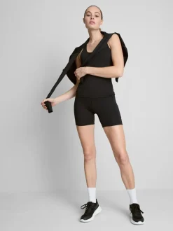 Pantalón corto de yoga de talle alto y sujeción suave