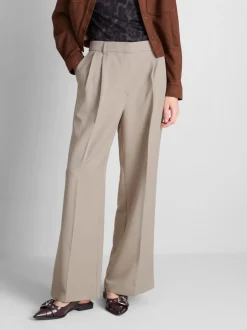 Pantalón plisado de pernera ancha