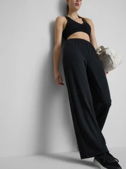 Pantalones anchos estilo Athleisure