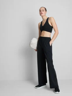 Pantalones anchos estilo Athleisure