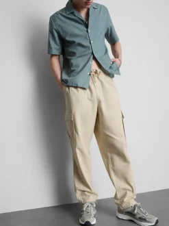 Pantalones cargo con cordón de ajuste