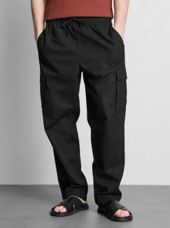 Pantalones cargo con cordón de ajuste