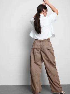 Pantalones cargo de algodón de pernera ancha
