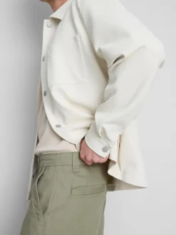 Pantalones chinos holgados de tiro medio