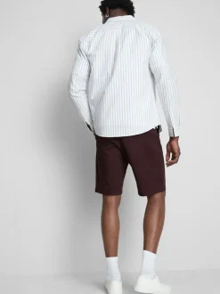 Pantalones cortos chinos con cinturón
