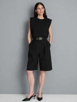 Pantalones cortos plisados tipo bermuda