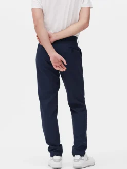 Pantalones formales de sarga de corte entallado