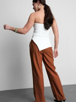 Pantalones rectos en mezcla de lino