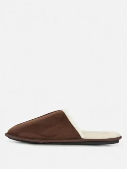 Pantuflas con costura central