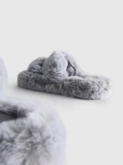 Pantuflas con tiras de tacto suave