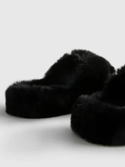 Pantuflas con tiras de tacto suave